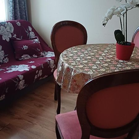Ziemielu Mols Apartaments/Pirma Linija Pie Juras Liepāja Екстериор снимка